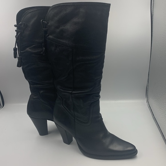 Gorgeous black leather heeled boots - Picture 2 of 4